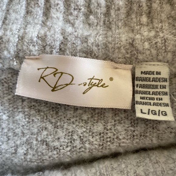 Dress. - Picture 2 of 2